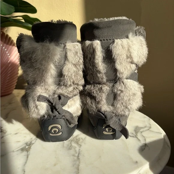 Manitobah Gray Suede Beaded Mukluks Women’s Size 9 - Picture 4 of 9